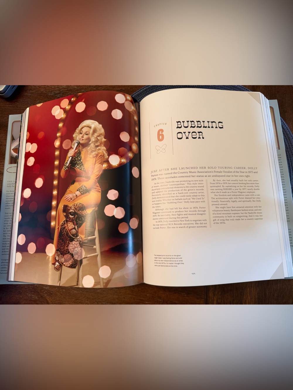 Dolly Parton “Songteller: My Life in Lyrics” Hardcover Book Like New - Picture 3 of 4